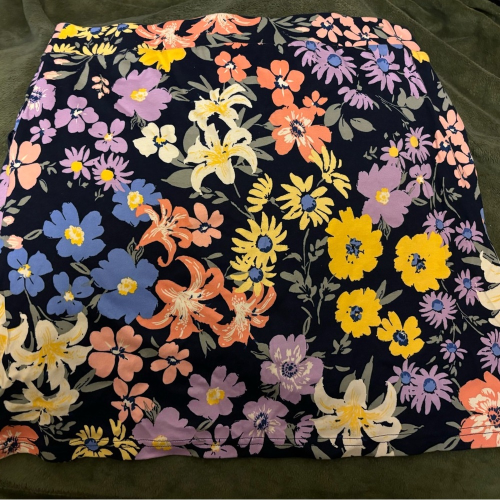 NEW**Women’s Floral Skort